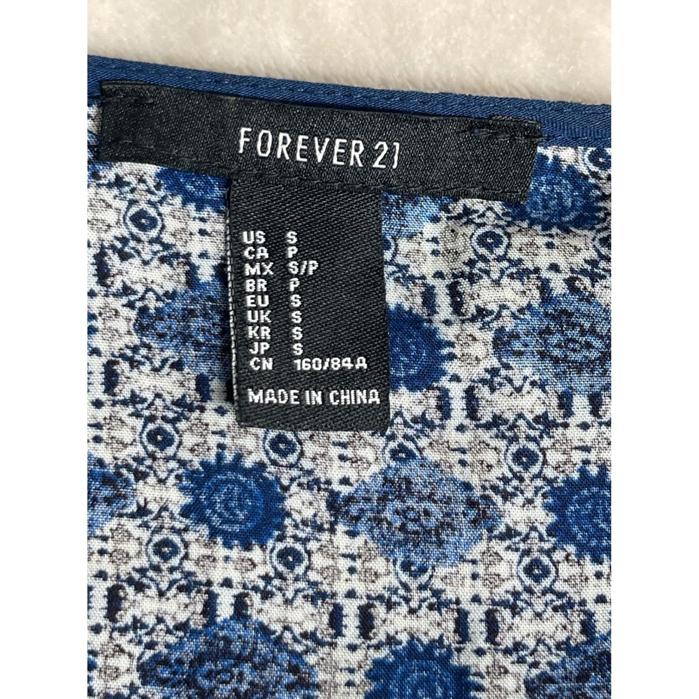 Forever 21 Blue White Medallion Print Tie Front Crop Top Bell Sleeve Boho Small - Picture 4 of 11